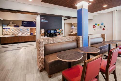 Holiday Inn Express & Suites - Ely, An Ihg Hotel
