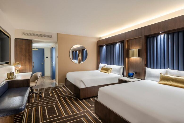 Hotel Circa Resort & Casino - Adults Only