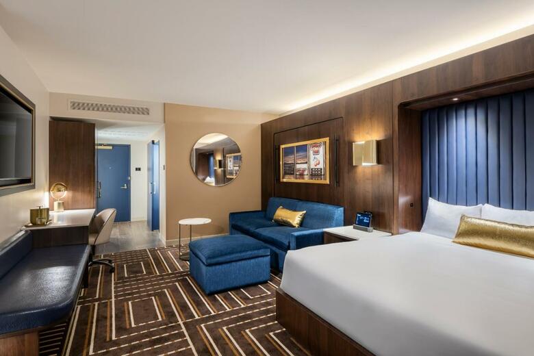 Hotel Circa Resort & Casino - Adults Only
