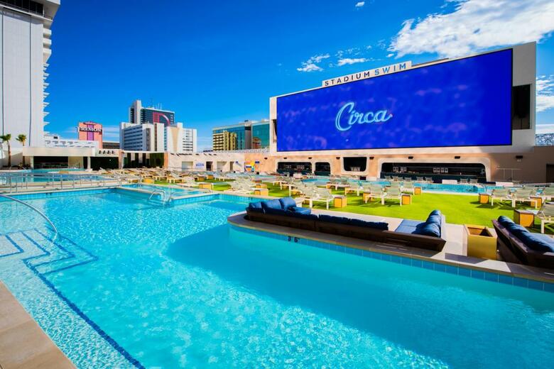 Hotel Circa Resort & Casino - Adults Only