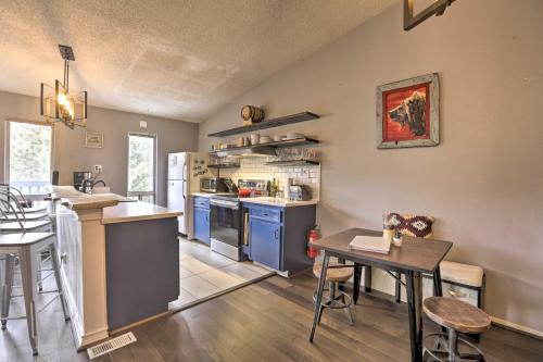 Rustic-chic Heavenly Condo With On-site Hiking!