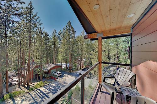 Immaculate Forest Home With Hot Tub - No Pets Home