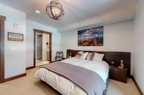 Luxury Lakefront At Tahoe Beach Club With Private Beach
