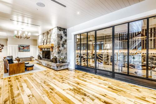 Luxury Lakefront At Tahoe Beach Club With Private Beach