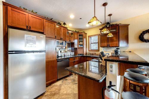 Exquisite Lakeview Tahoe Traveler