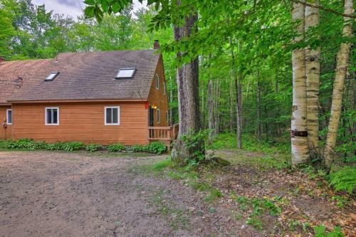 Cozy White Mountain Home - 5 Mins To Attitash Mtn!