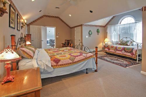 Charming Retreat About 1 Mile To Ossipee Lake Marina!