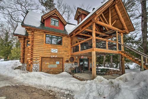 Waterfront Conway Lake Cabin With Deck And Fire Pit!