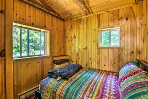 Cabin Retreat About 2 Mi To White Mountain Skiing