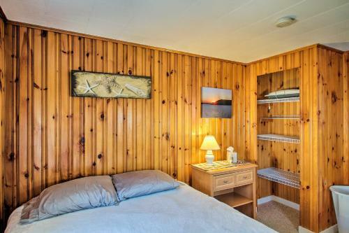 Hampton Cottage - Walk To Beaches And Marina!