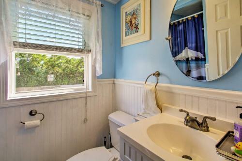 Hampton Cottage - Walk To Beaches And Marina!