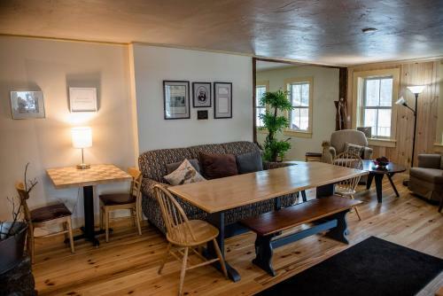 Brook Road Inn