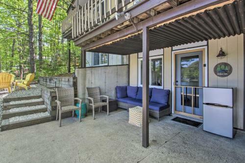 Dreamy Lakefront Getaway With Beach And Hot Tub
