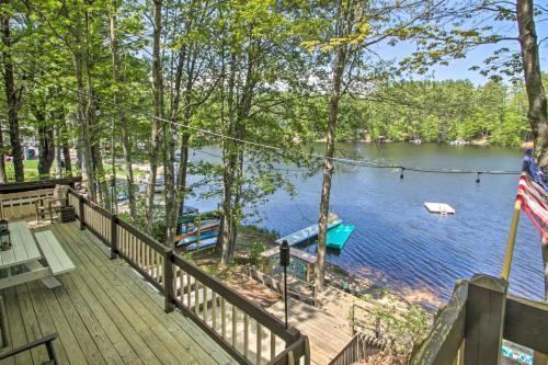 Dreamy Lakefront Getaway With Beach And Hot Tub