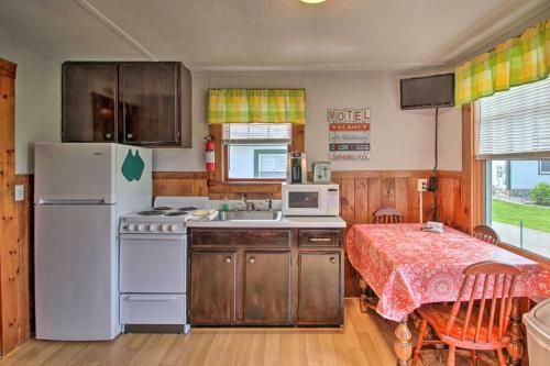 Charming Laconia Cottage Walk To Weirs Beach
