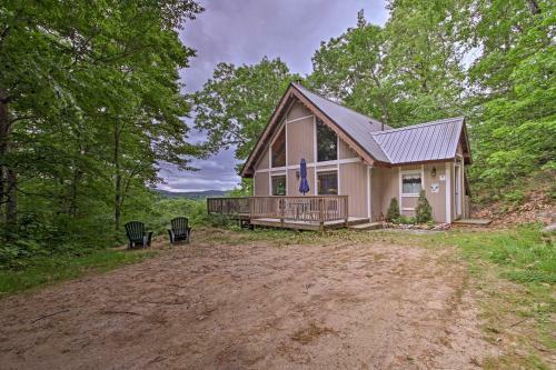 Conway Area Chalet With Mountain Views And Fire Pit!
