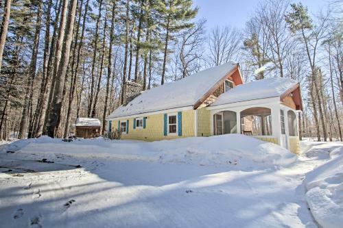 North Conway Home With Sunroom-near Saco River!