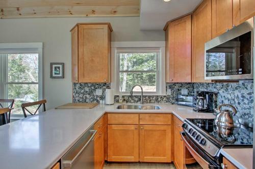 Lakefront Meredith Home Private Beach And Fire Pit!
