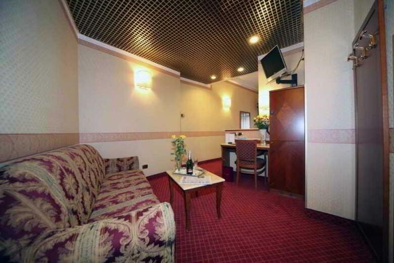 Mokinba Hotels King