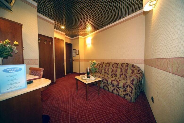Mokinba Hotels King