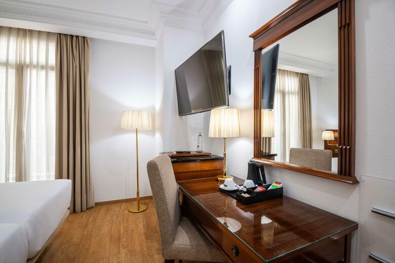 Hotel Meli� Plaza Valencia
