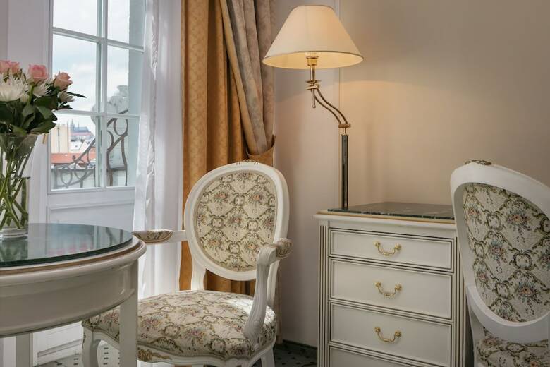 Hotel Ambassador-zlat� Husa