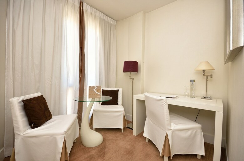 Hotel Renoir