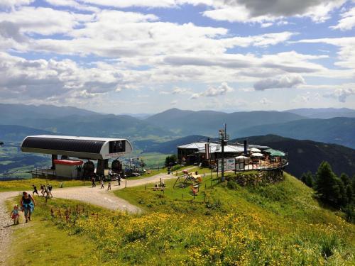 Chalet On A Ski-slope In Mauterndorf With Sauna & Jacuzzi