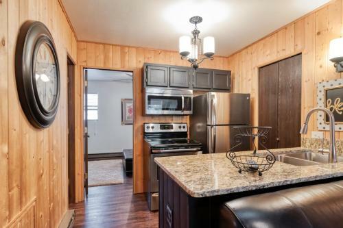 Redwood Commons B12