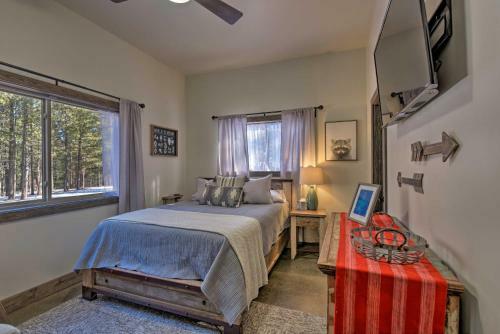 Custom Mountain Home Views, Hot Tub And Fire Pit!
