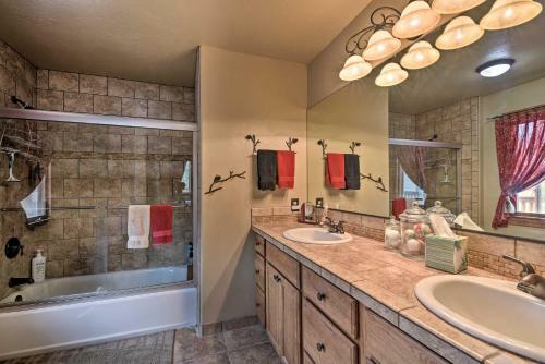 Spacious Angel Fire Getaway, 2 Mi To Slopes!