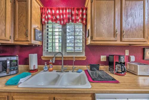 Quaint Cloudcroft Cabin With Stunning Forest Views!