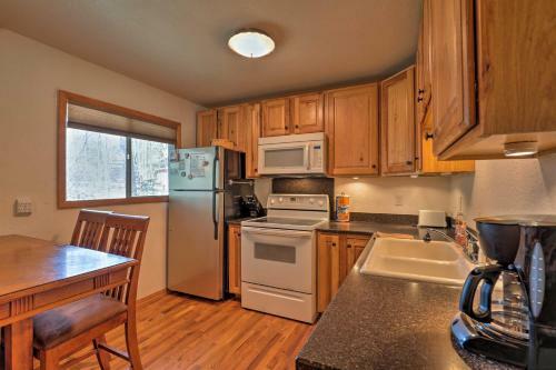 Reed Cabin With Deck - 3 Miles To Ski Cloudcroft!