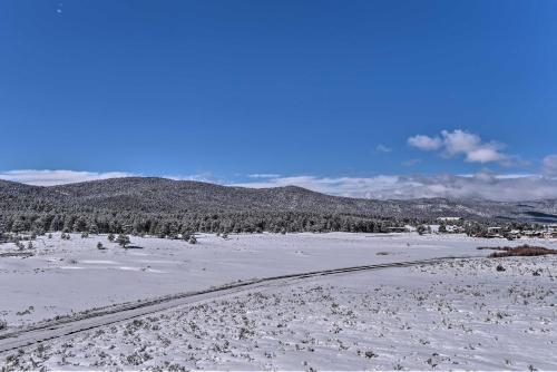 Apartamento Modern Couples Condo With Loft And Wheeler Peak View!