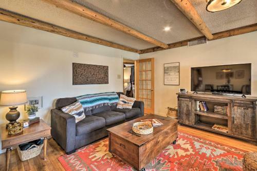 Pet-friendly Clovis Home With Yard, Pergola And Hot Tub