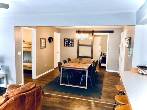 Pioneer Lodge House