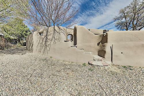 Apartamento Luxe 2-unit Hideaway - Historic Suite & Casita Duplex
