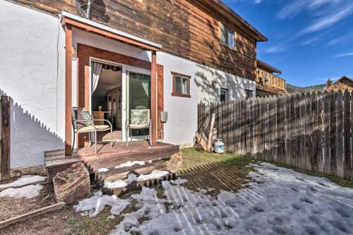 Red River Retreat In Town With Mtn Views And Yard