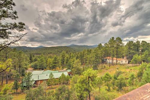 Cabin With Mtn Views, 2 Miles To Grindstone Lake