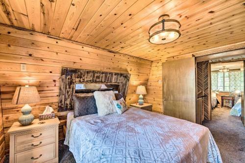Quirky, Secluded Ruidoso Cabin 18mi To Ski Apache