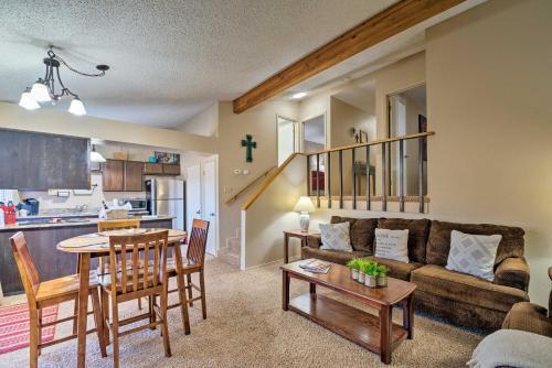 Apartamento Condo On Golf Course, 3 Mi To Downtown Ruidoso!