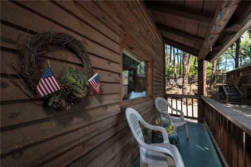 Cozy Bear 8, 1 Br, Fireplace, Midtown, Grill, Sleeps 4