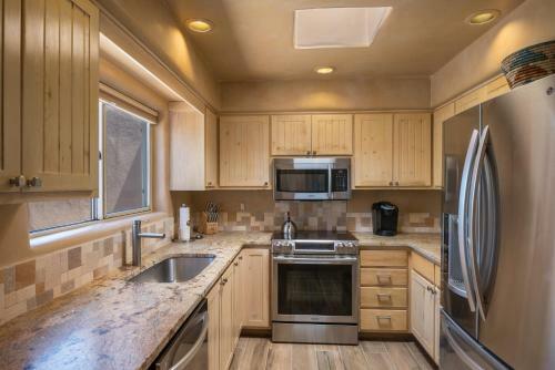 3 Bedroom - 20 Min. Walk To Plaza - Valle Del Sol