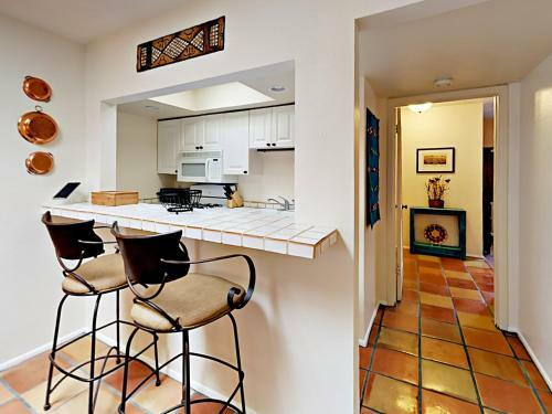Bishops Lodge Apartment Unit 18 Apts