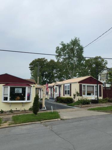 Hotel Hills Motel & Marina