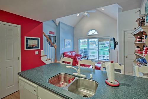 Townhome With Attached Boathouse On Alexandria Bay!