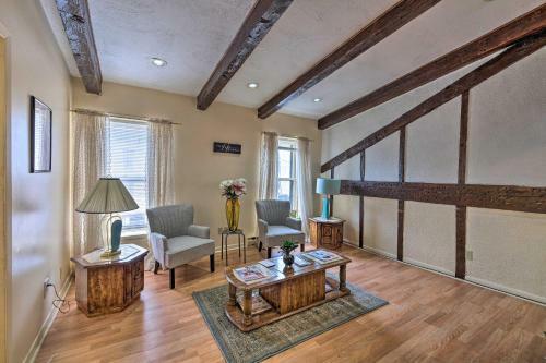 Albany Apartment Steps From The New York Capital