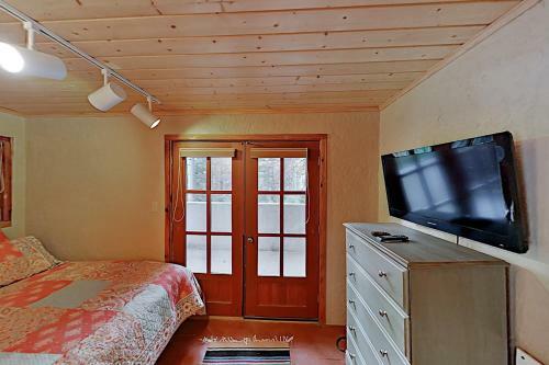 Apartamento Chic Forest-view Condo With Balcony - Near Slopes! Condo