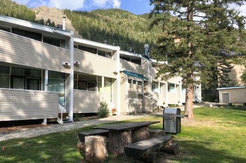 Apartamento Updated Mountainside Condo With Hot Tub Condo