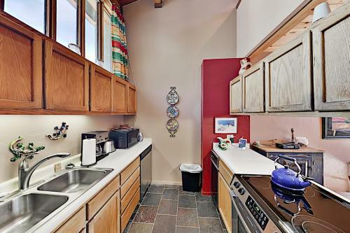 Apartamento Mountain Retreat With Serene Balcony Condo